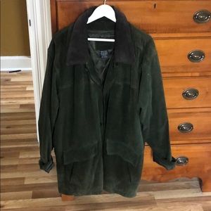 Mens’ green, brown collar, suede barn jacket.